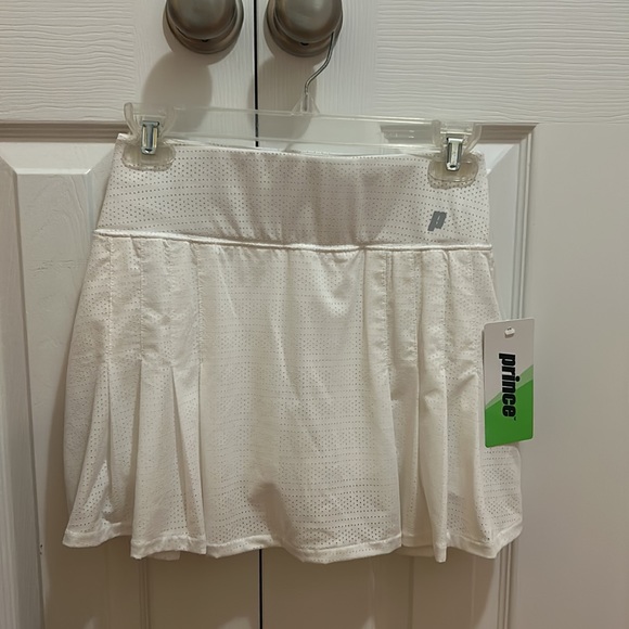 Prince Dresses & Skirts - NWT cute white Prince tennis skirt size XS